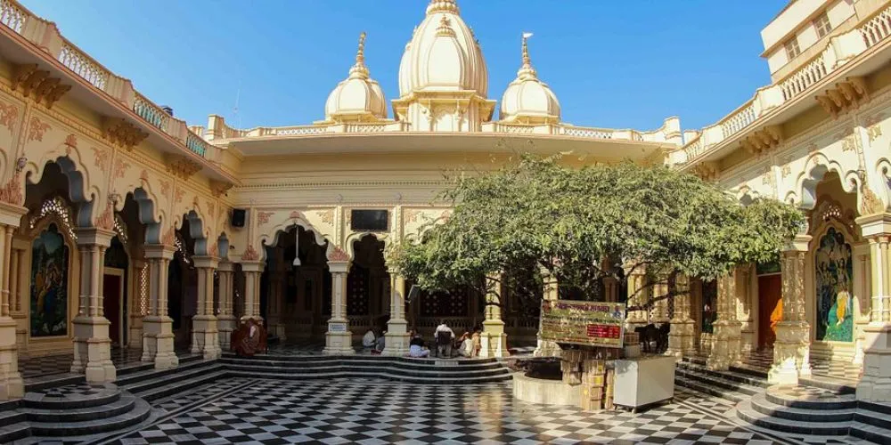 Vrindavan – The Land of Raslila Vrindavan – The Land of Raslila