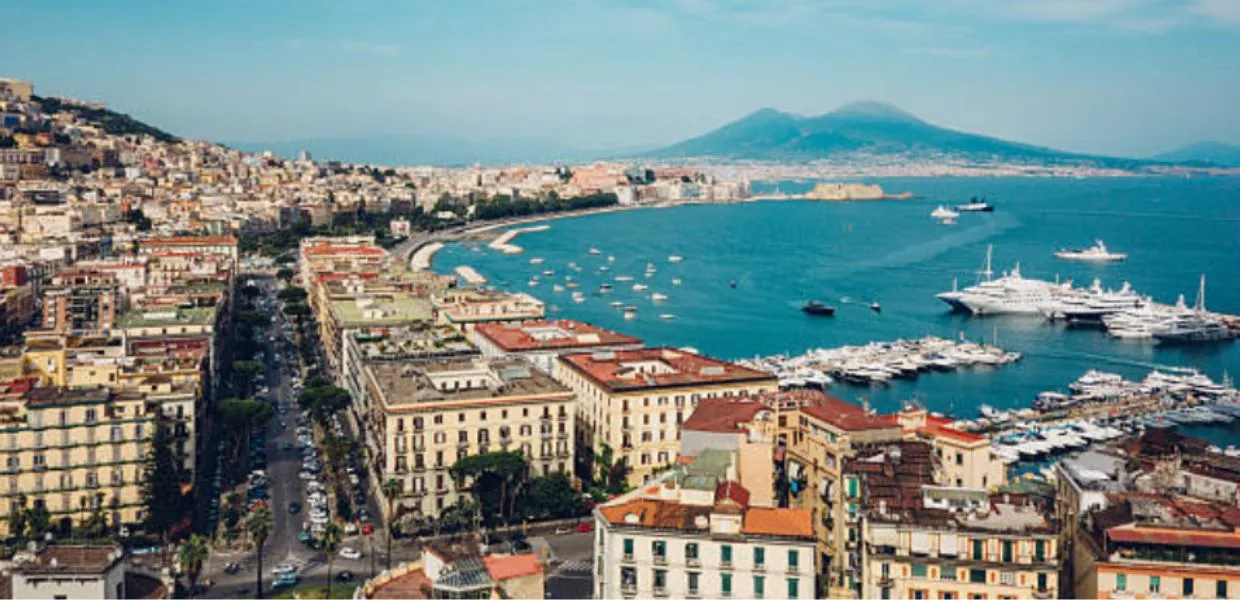 Napoli &ndash; Cruda